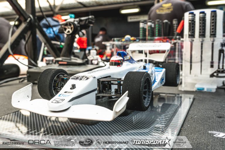 Under the Hood – Alexander Bremer`s Schumacher Icon 2