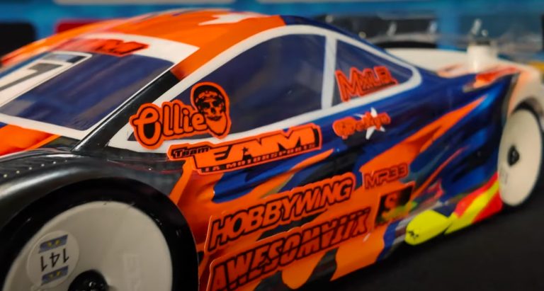 Under the Hood IN MOTION – Ollie Bultynck`s Awesomatix A800R