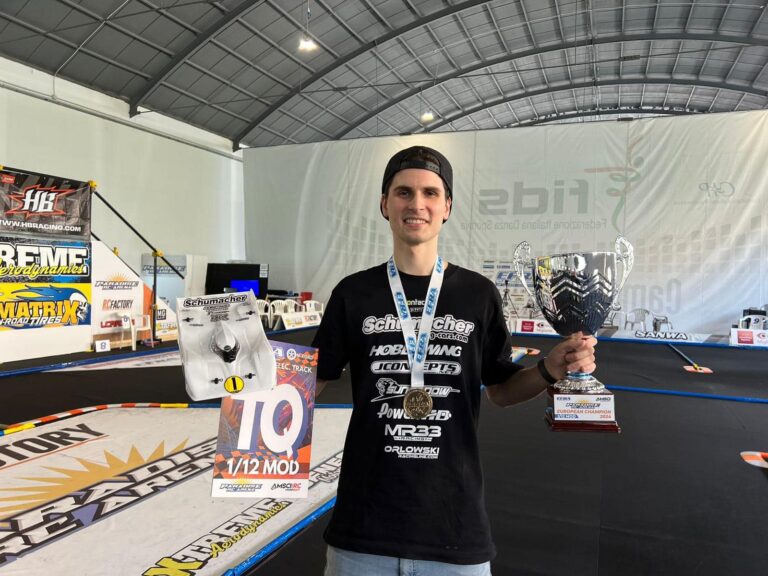 Orlowski and Lauter winning 1:12 scale Euros