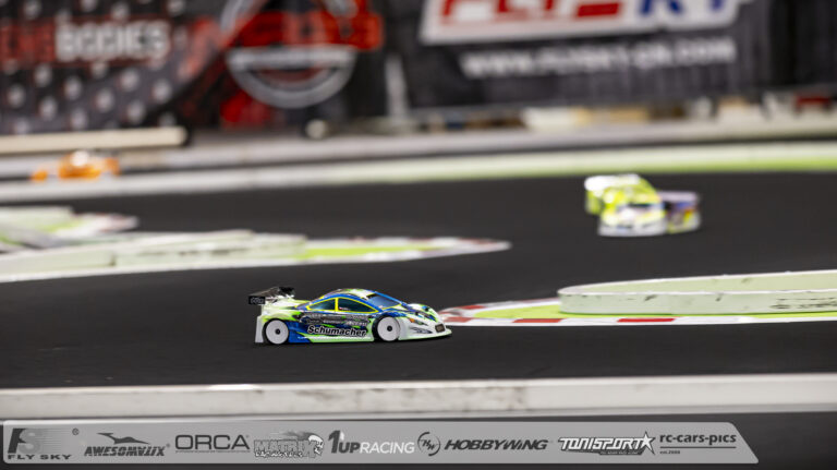 Orlowski leads after day one by small margin from Völker and Rheinard