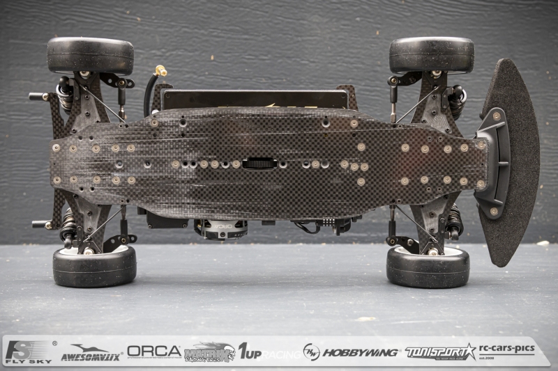 Under-the-Hood-Axon-Akio-13