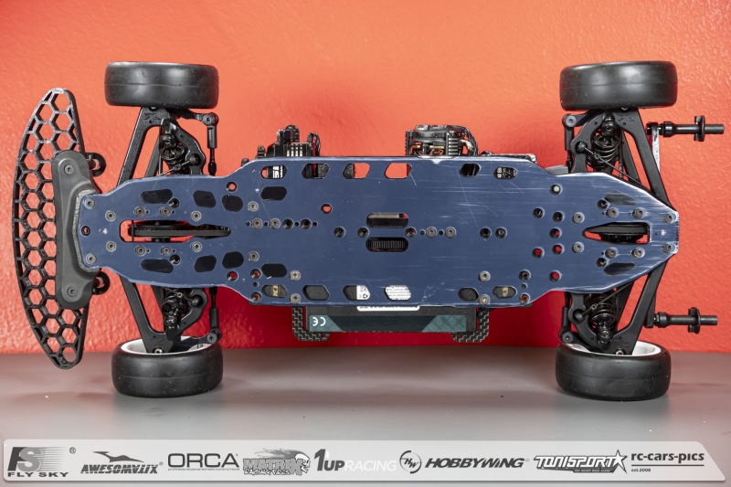 Under-the-Hood-Alexander-Hagbergs-Xray-X4-2024-RD6S16-003