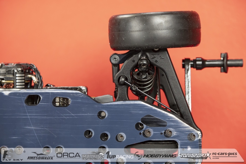 Under-the-Hood-Alexander-Hagbergs-Xray-X4-2024-RD6S16-004