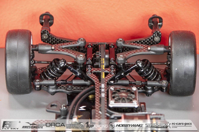 Under-the-Hood-Alexander-Hagbergs-Xray-X4-2024-RD6S16-016