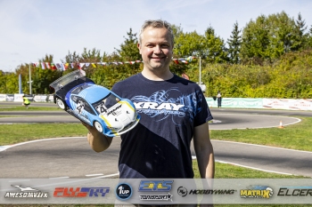 Under the Hood - David Ehrbar`s Xray X4`25 (RD3S18)