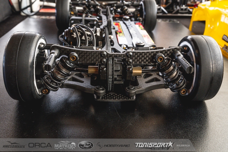 Under-the-Hood-Enrico-Jung-Yokomo-BD11-RD3S15-0002