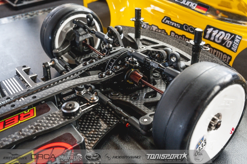 Under-the-Hood-Enrico-Jung-Yokomo-BD11-RD3S15-0005