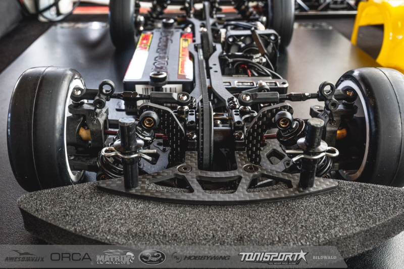 Under-the-Hood-Enrico-Jung-Yokomo-BD11-RD3S15-0006