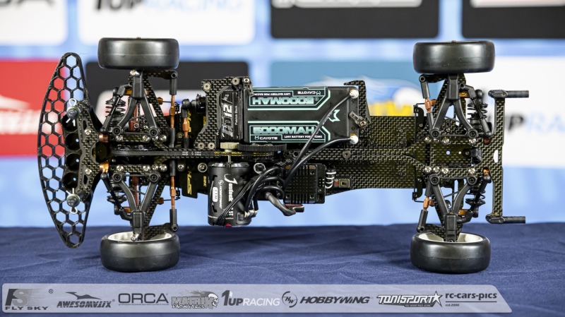 Unter-the-Hood-RC-Maker-SP1-F-Jonas-Volker-5